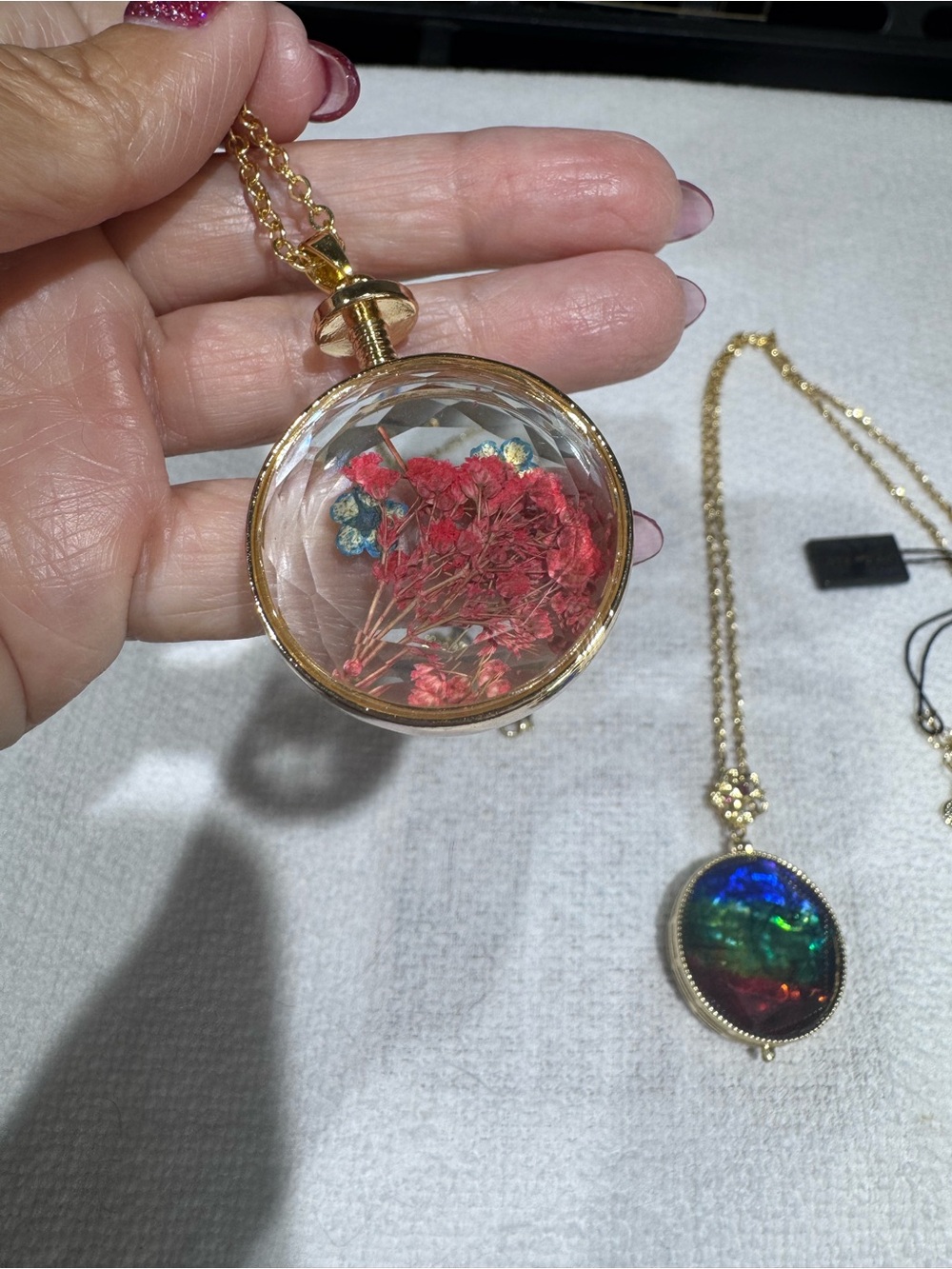 2 Goldtone 20” Necklaces, Encased w/Dried Flowers & Mosaic. NWT
